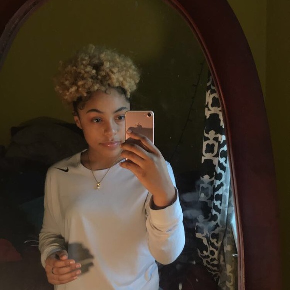 Meet your Posher, Lalia - Picture 1 of 1